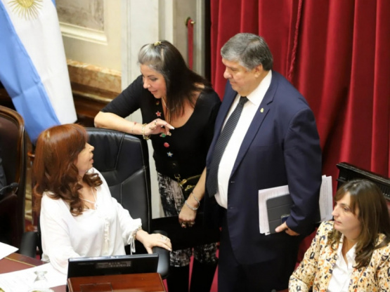 ¡Extorsion! De JOSE MAYANS. Jefe del Bloque kirchnerista en el Senado.